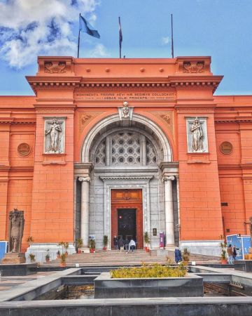Best Tour to the Giza Pyramids and Egyptian Museum